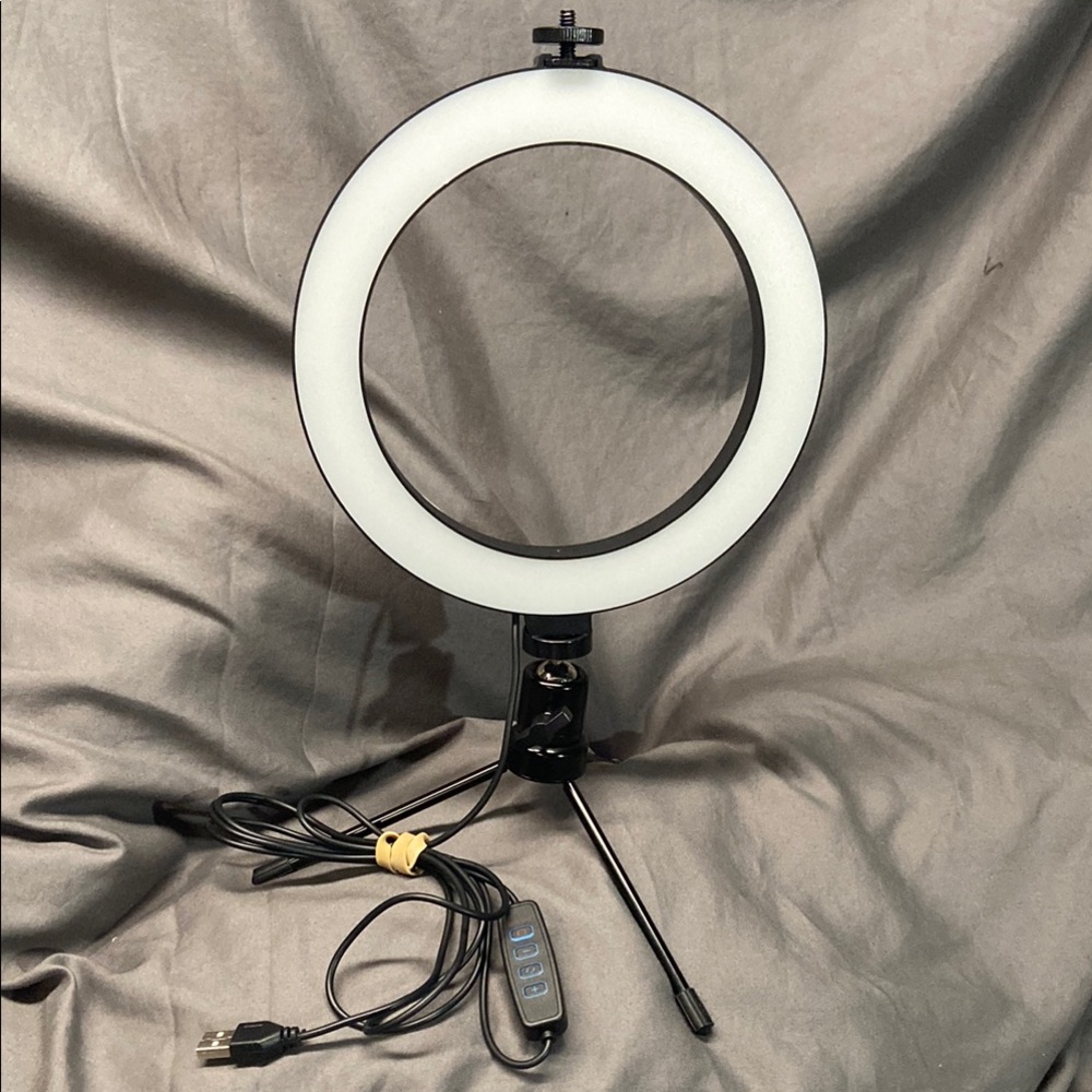 Source Unknown LED Ring Light with Tripod - Black and White